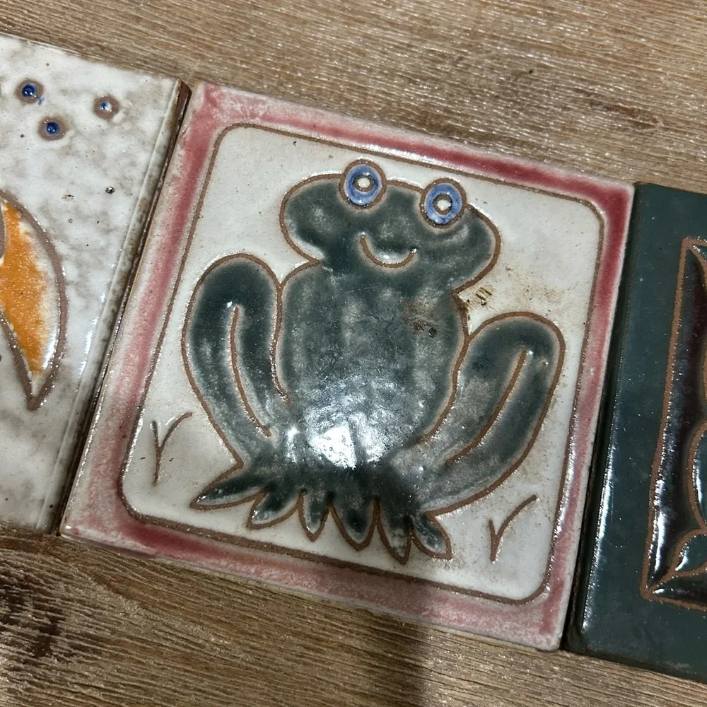 << decorative tiles >>. Set of four 4 Portugal fish, frog 4x4